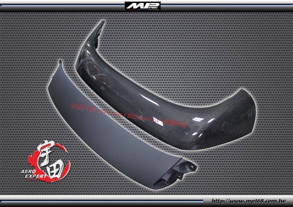 2010-2014 Mazda 3 馬自達 3 5D MP款尾翼<br>上層CARBON+LED 2010-2014 Mazda 3 馬自達 3 5D MP款尾翼<br>上層CARBON+LED